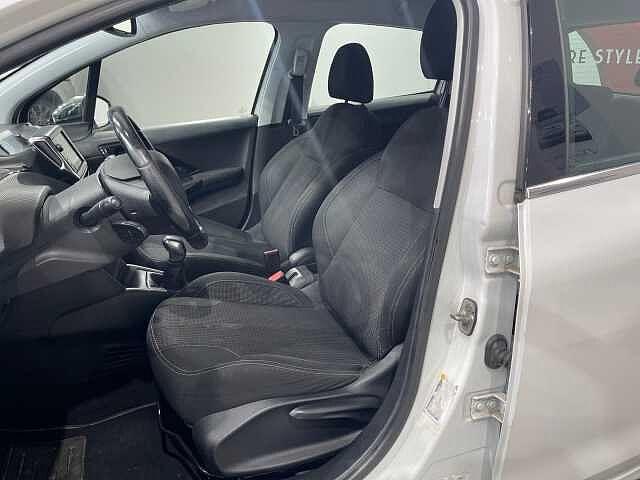 Peugeot 208 BlueHDi 100 5 porte Allure