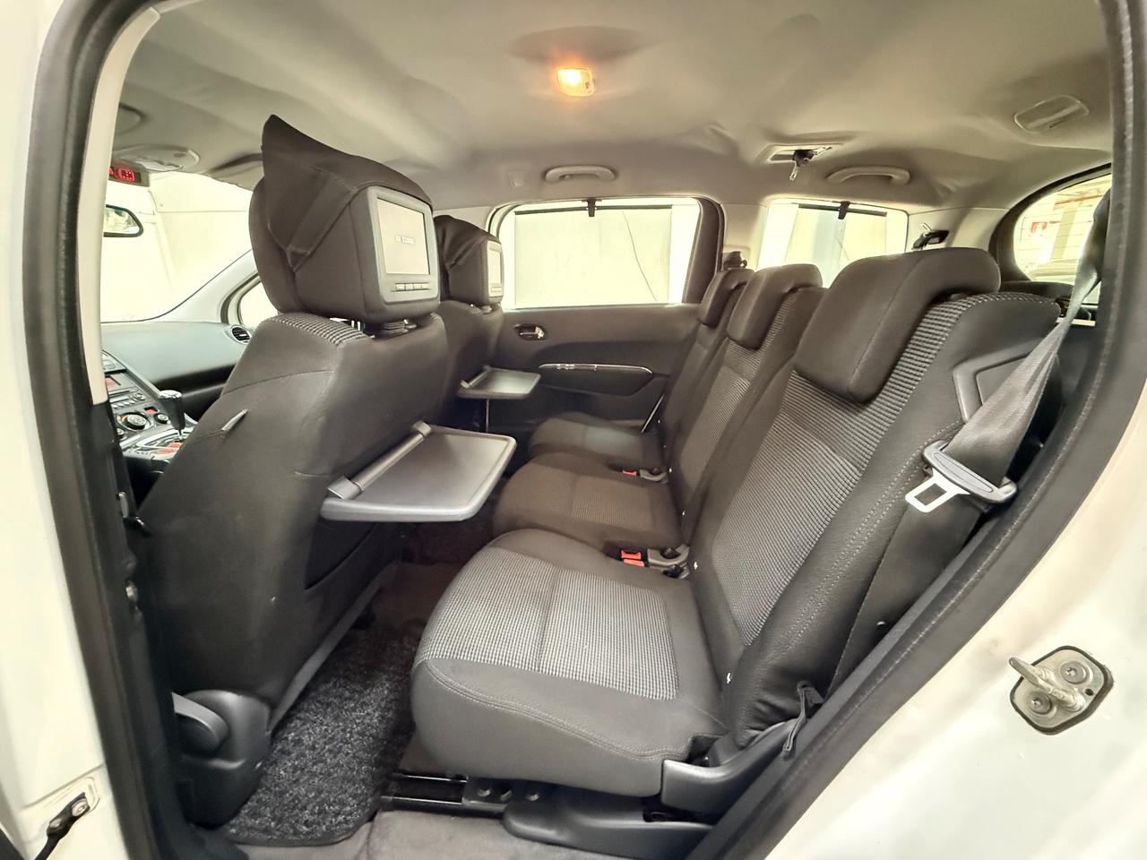 Peugeot 5008 1.6 HDi 112CV cambio robotizzato Féline 05/2011 Euro 5 Neopatentati