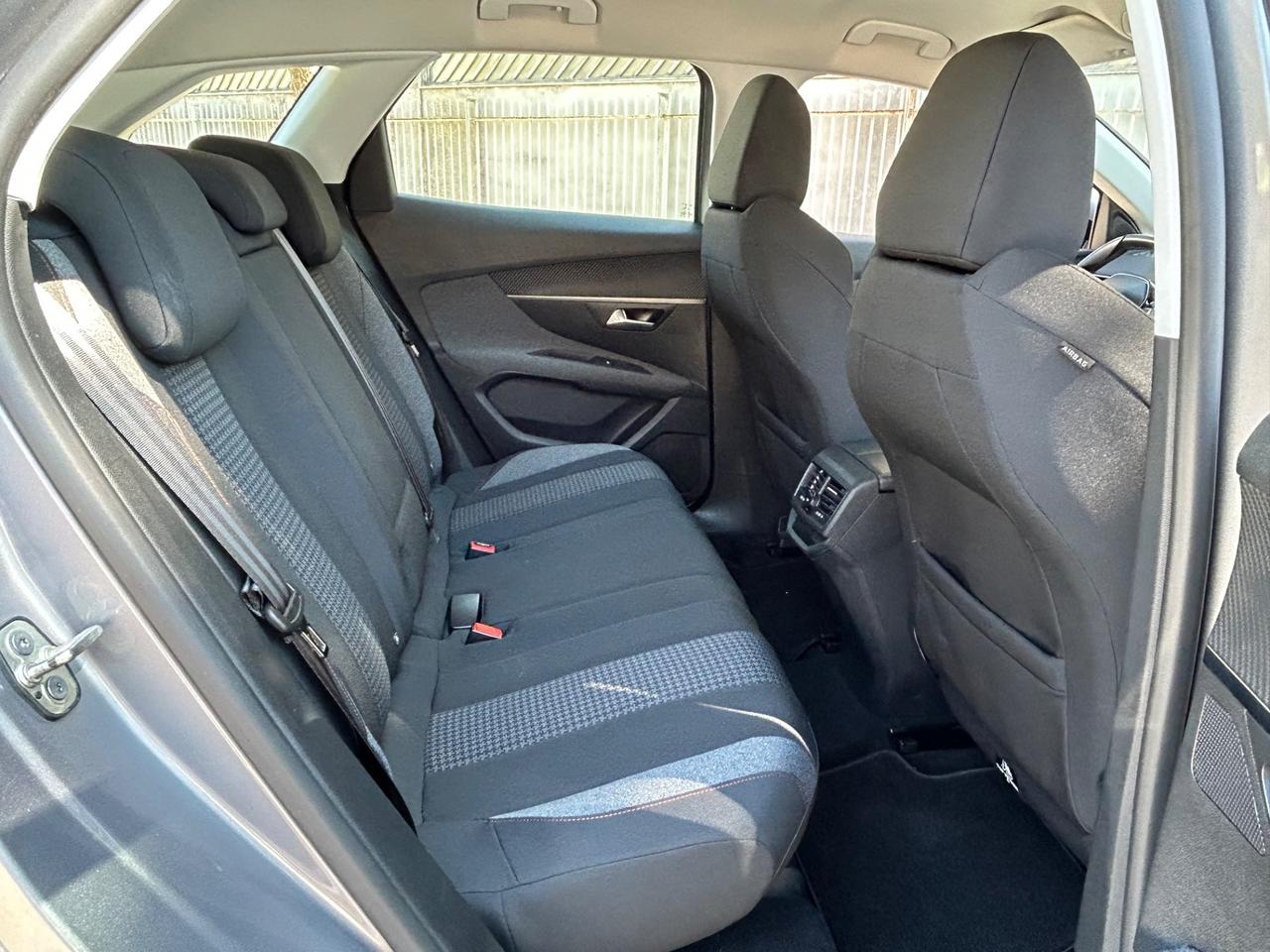 Peugeot 3008 BlueHDi 130 S&S Business