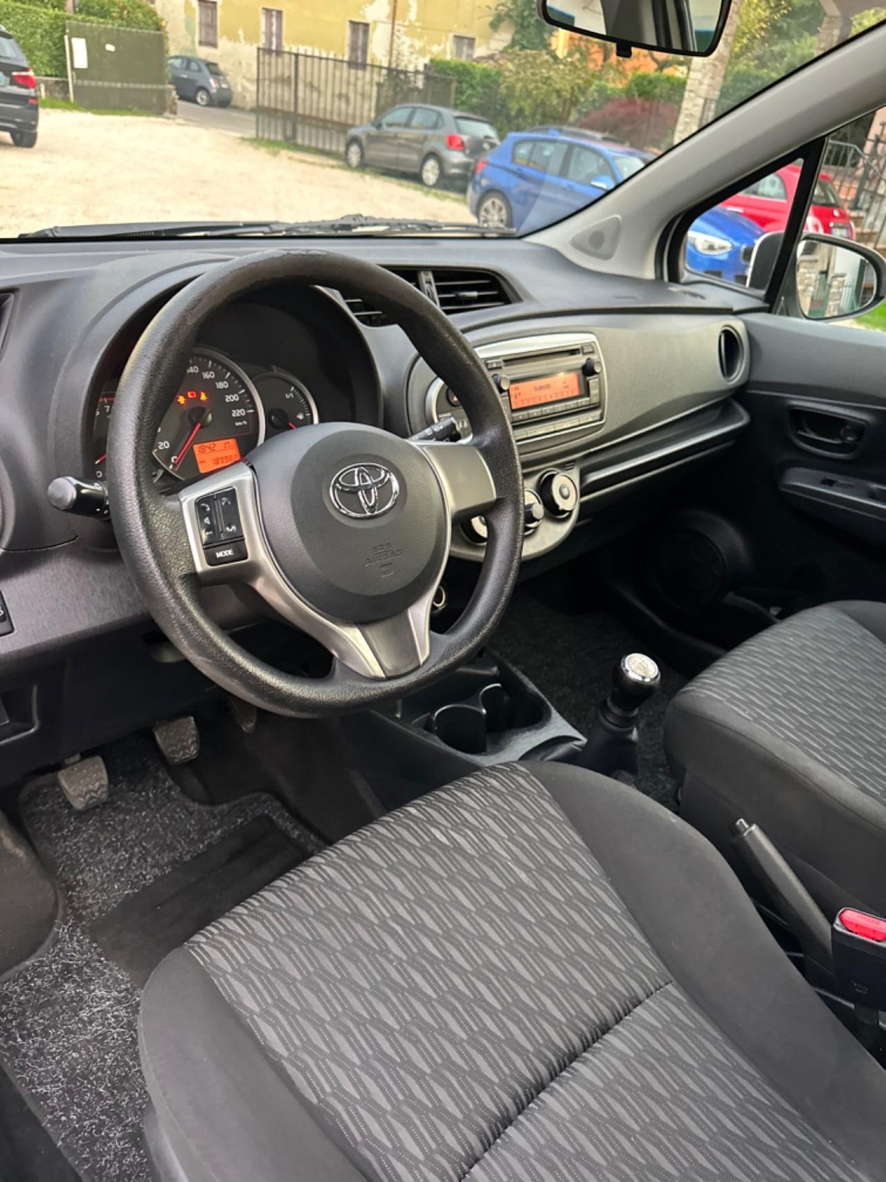 Toyota YARIS 1.0 5P NEOPAT KMCERT GARANZ UNICOPR