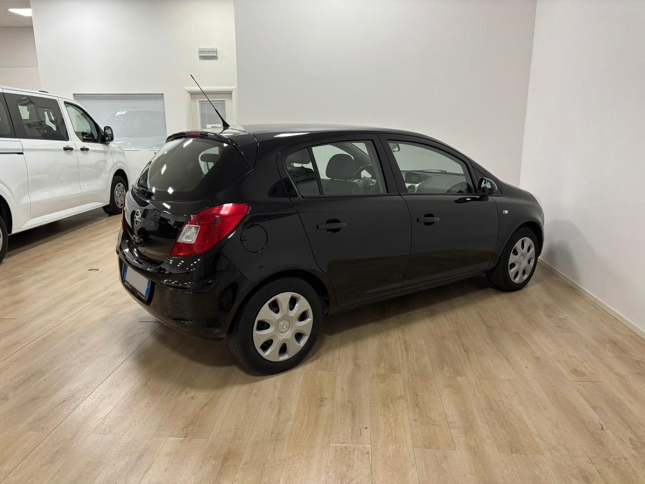 Opel Corsa 1.2 5 porte