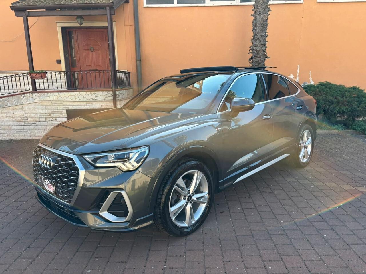 Audi Q3 35 TDI S tronic line edition//