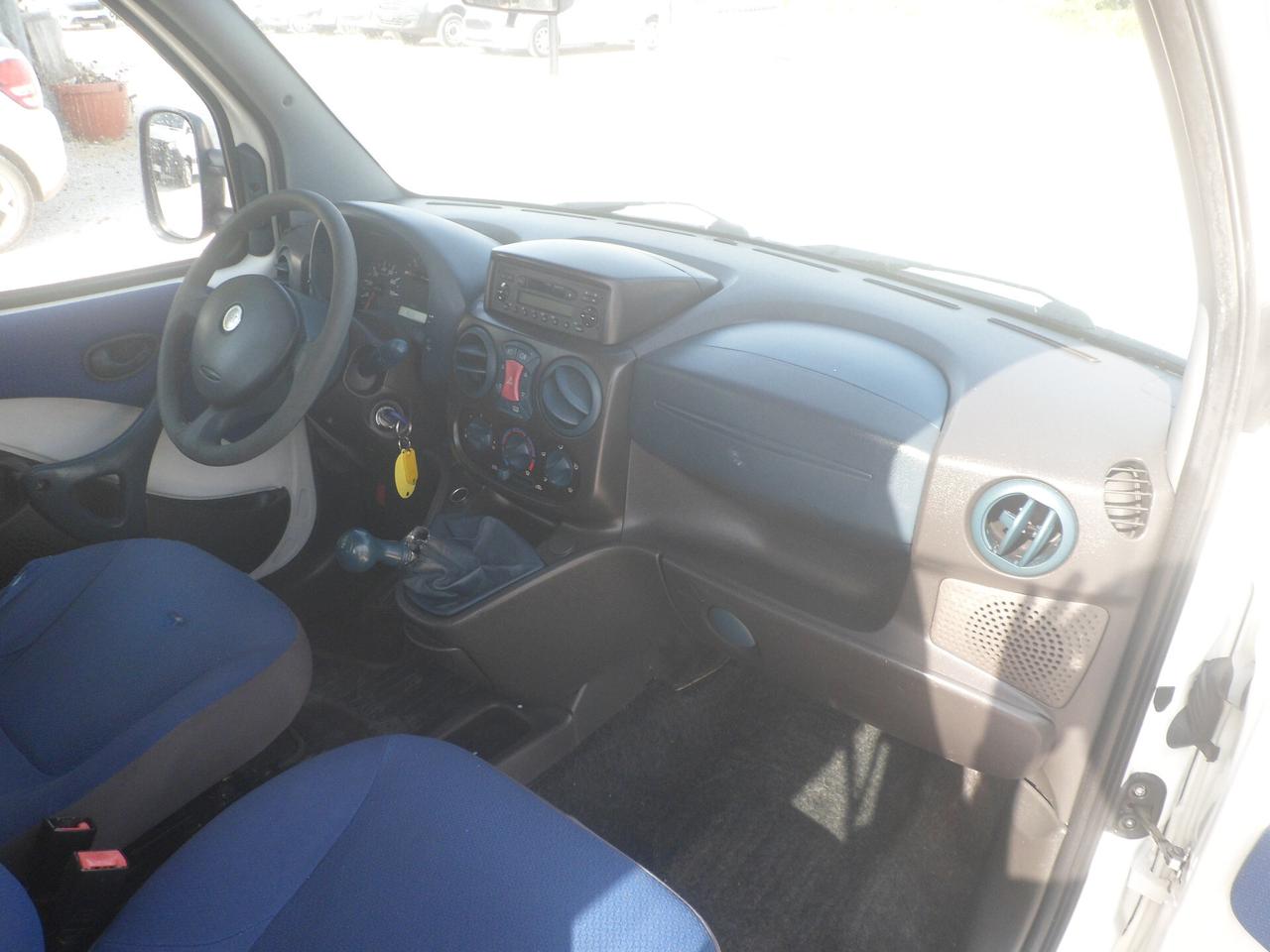 Fiat Doblo 5 posti autocarro