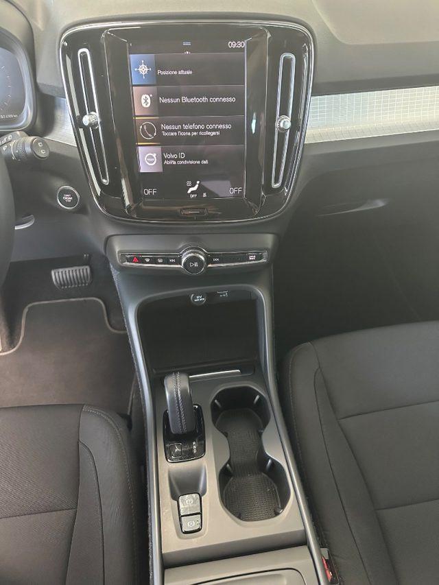 VOLVO XC40 T3 Momentum Pro