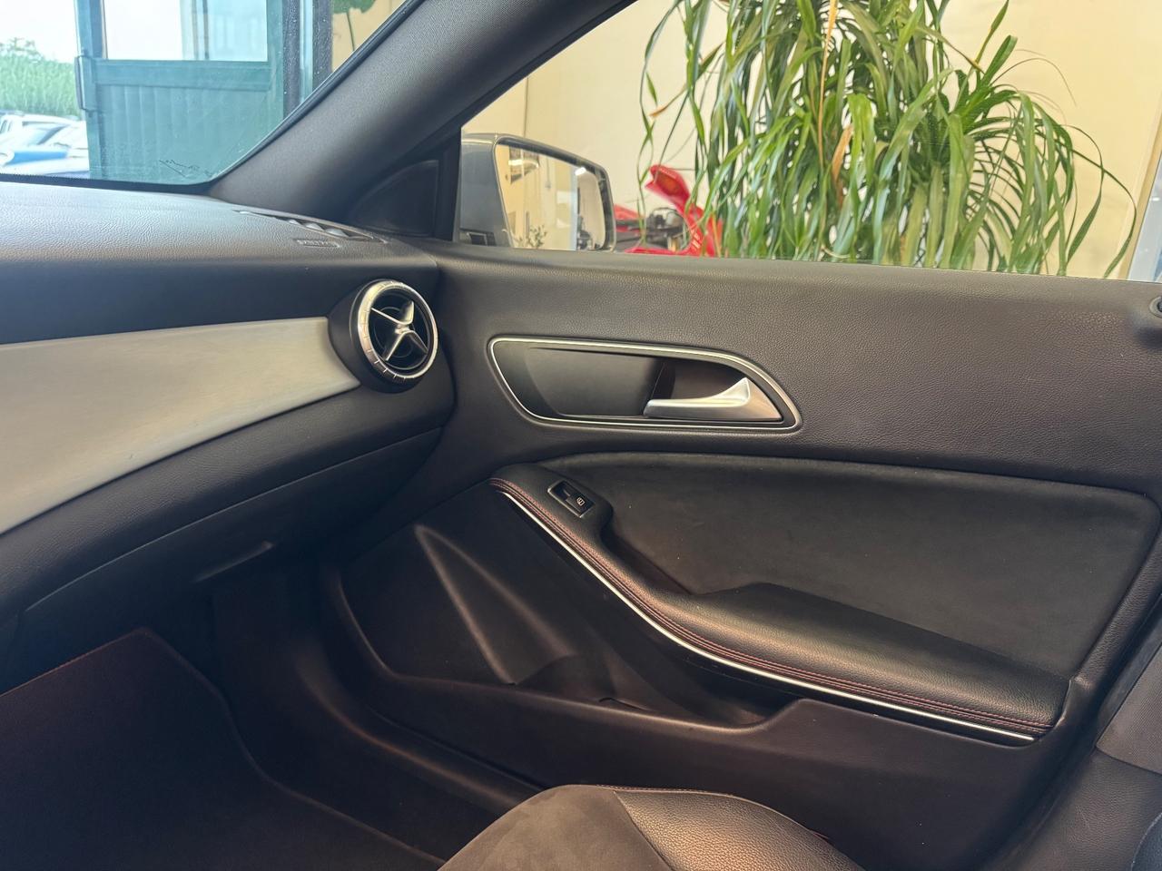 Mercedes-benz CLA 200 CDI S.W. Automatic Premium Tetto apribile