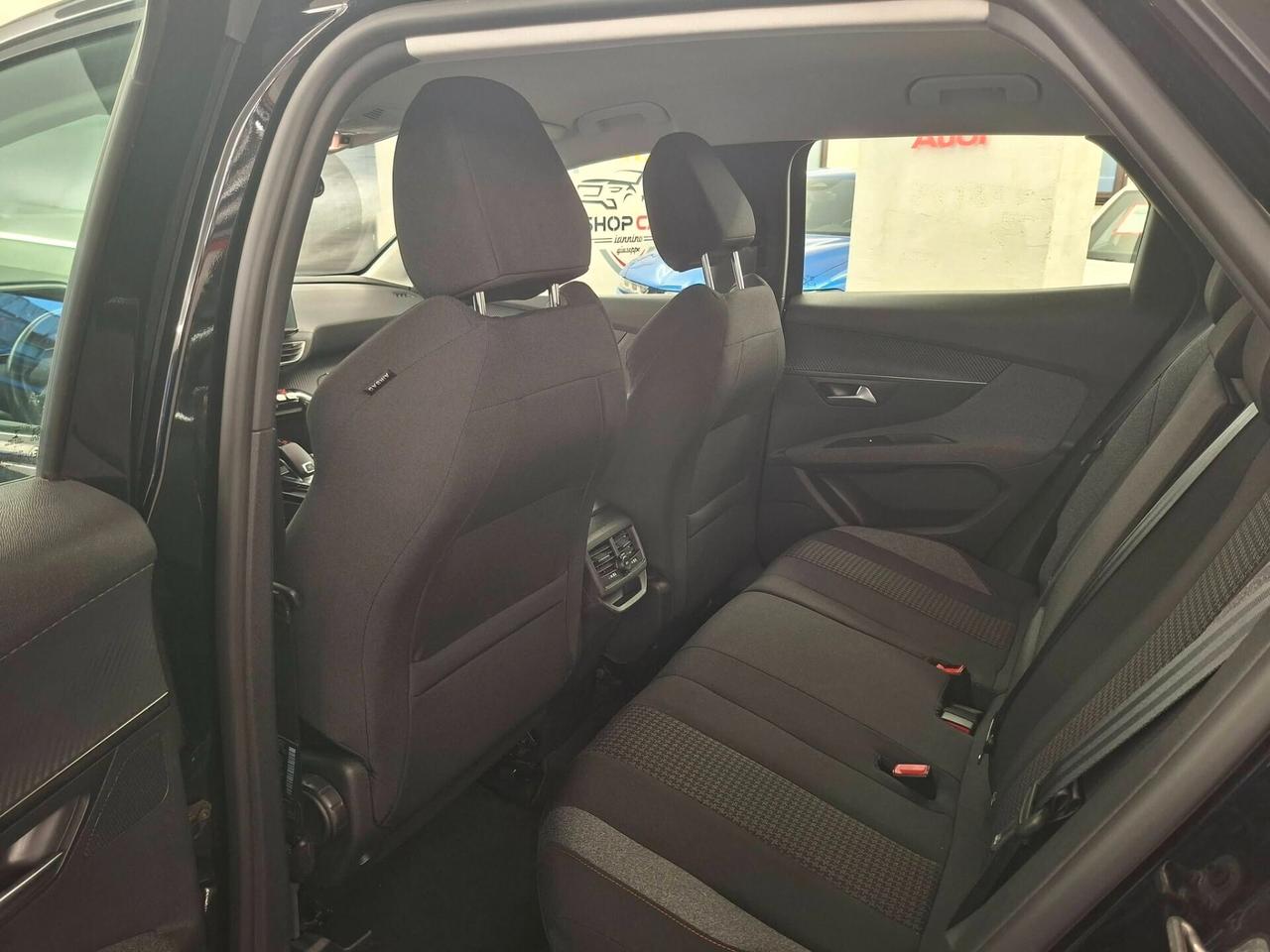 Peugeot 3008 BlueHDi 130 S&S EAT8 Active Business