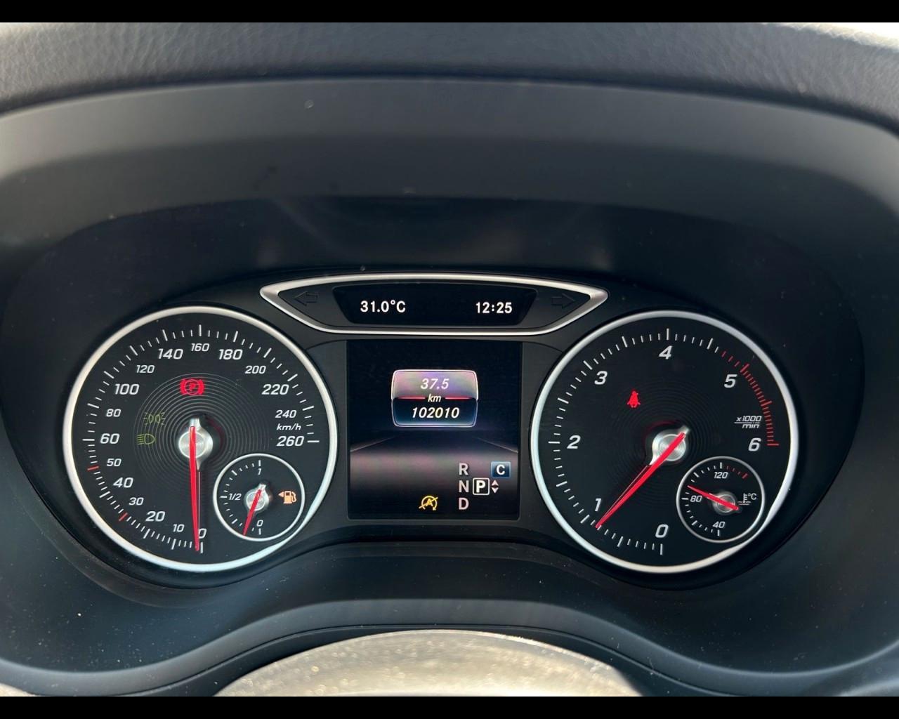 Mercedes-Benz Classe B - T246 - B 180 d Sport Next auto