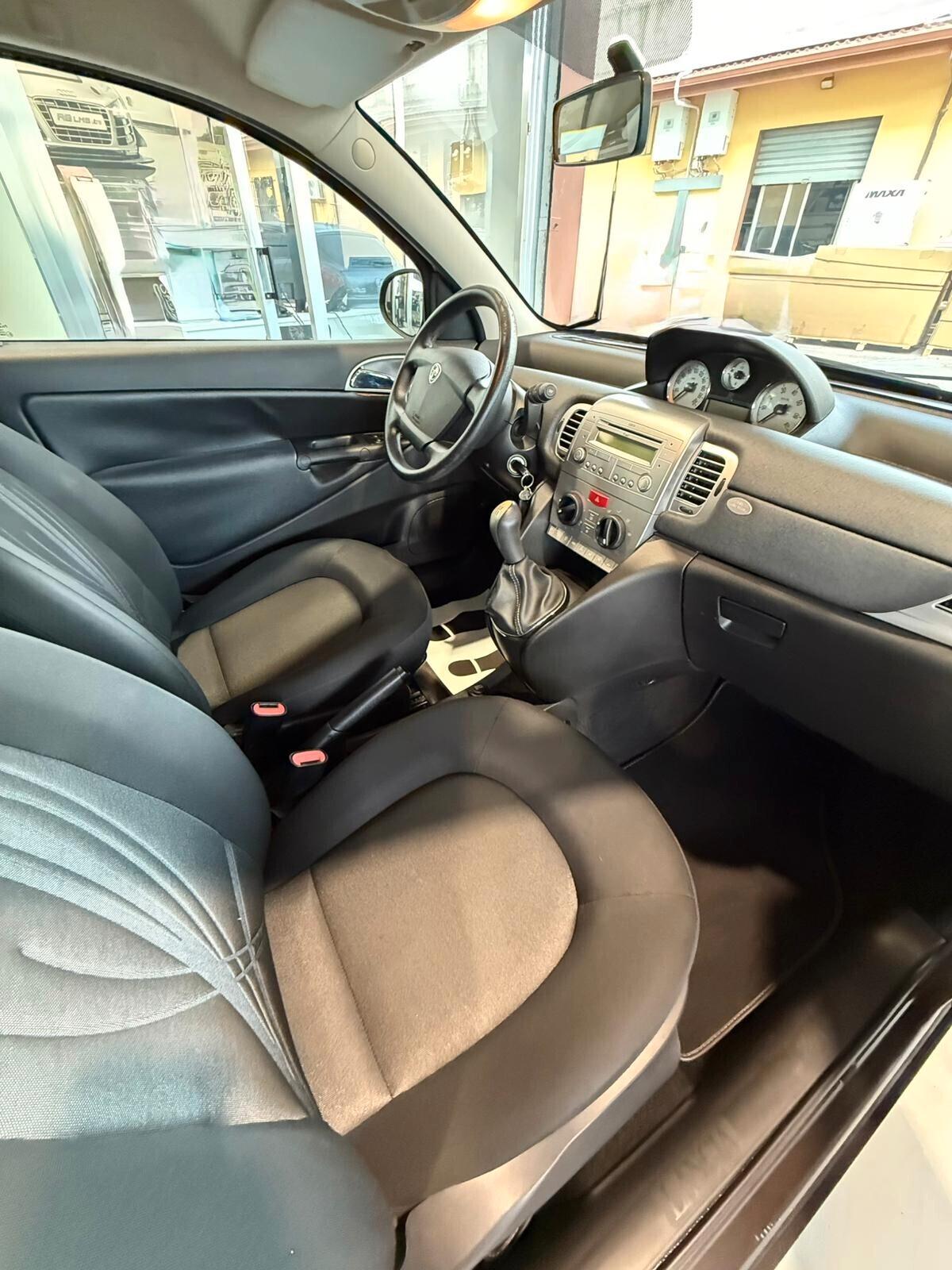 Lancia Ypsilon 1.3 MJT 75 CV Diva