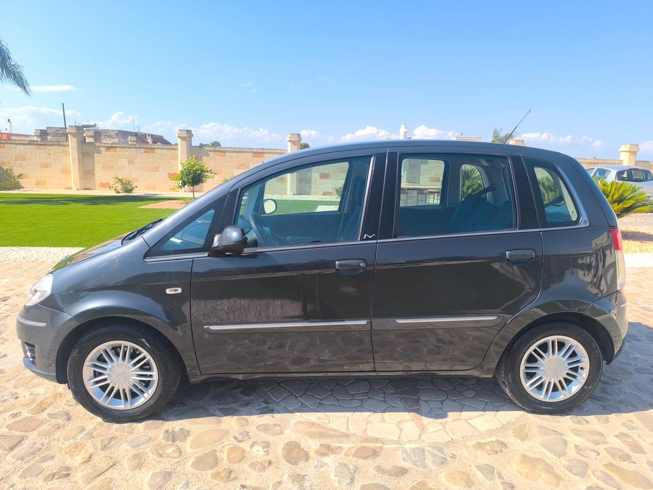 Lancia MUSA 1.3 Mjt 95 CV Gold perfetta full optional