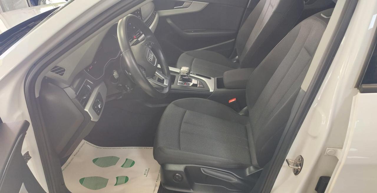 Audi A4 Avant 30 TDI 136 CV S tronic Business Hybrid