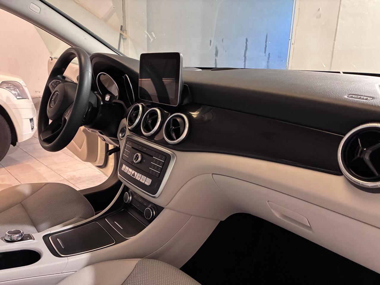 Mercedes-benz CLA 180 d Business