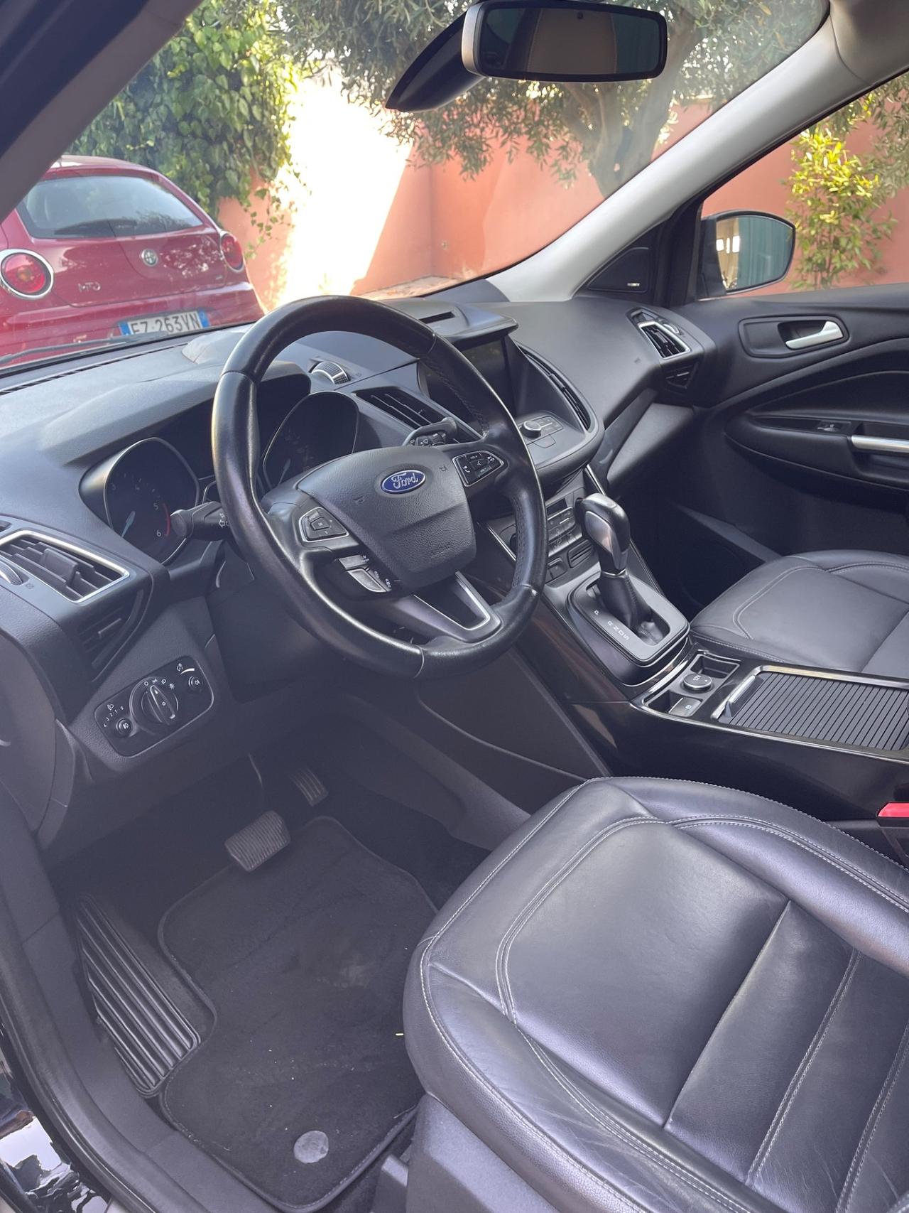 Ford Kuga 1.5 TDCI 120 CV S&S 2WD Powershift ST-Line