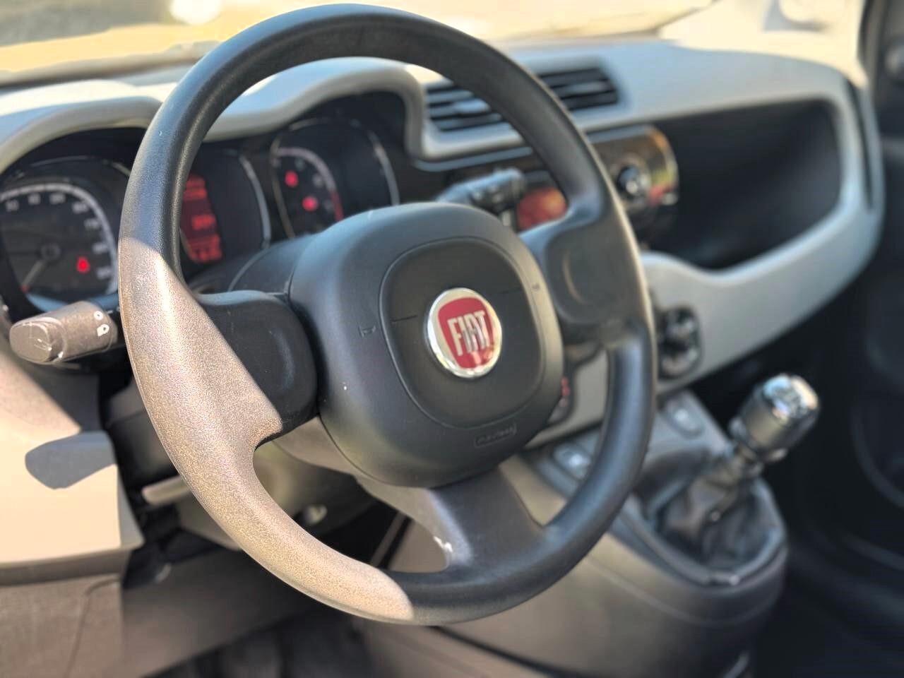 Fiat Panda 1.2 Lounge 04/2012 35000 KM