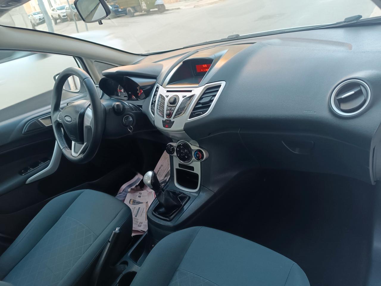 Ford Fiesta Ikon 1.4 TDCi 70CV 5 porte