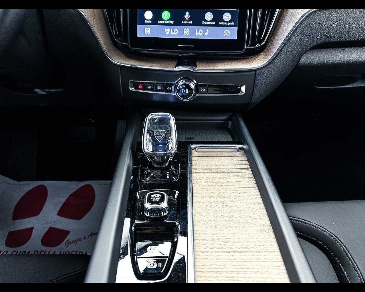 VOLVO XC60 Plus Bright B5 AWD AUT