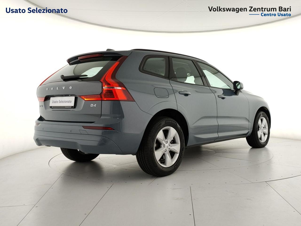 Volvo XC60 2.0 b4 momentum pro awd auto