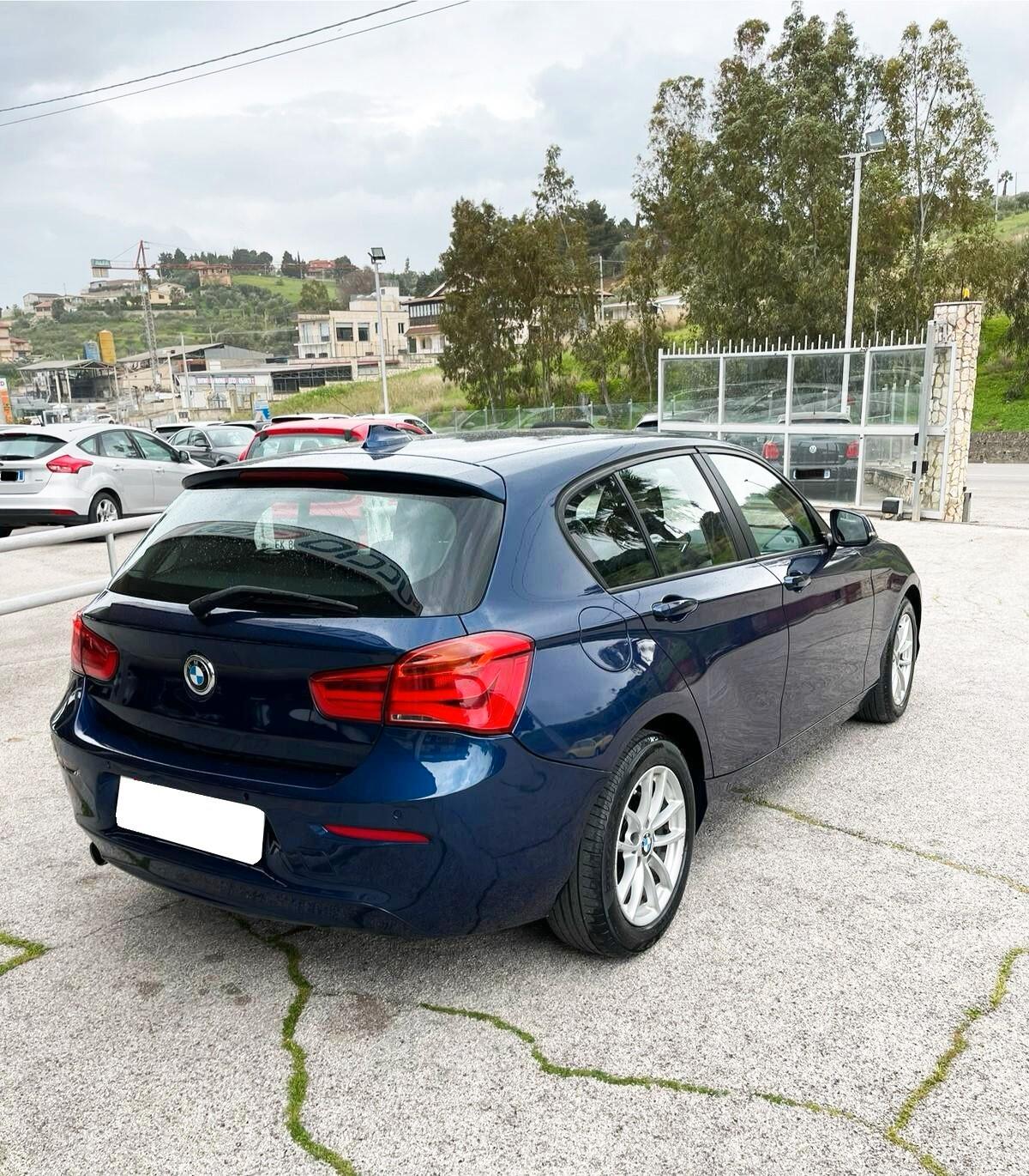 Bmw 116 116d 5p. Urban