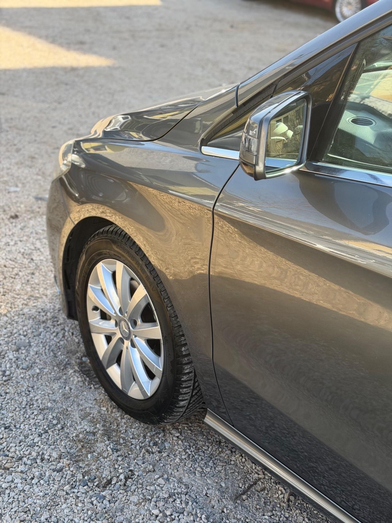 Mercedes-benz B 180 CDI FULLOPT KMCERT RETROCAM