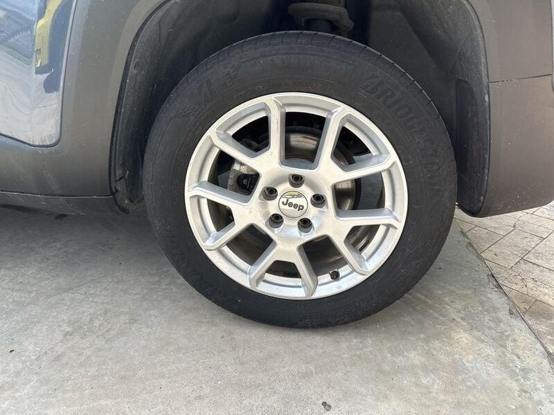 Jeep Renegade 2019 1.5 turbo t4 mhev Limited 2wd 130cv dct