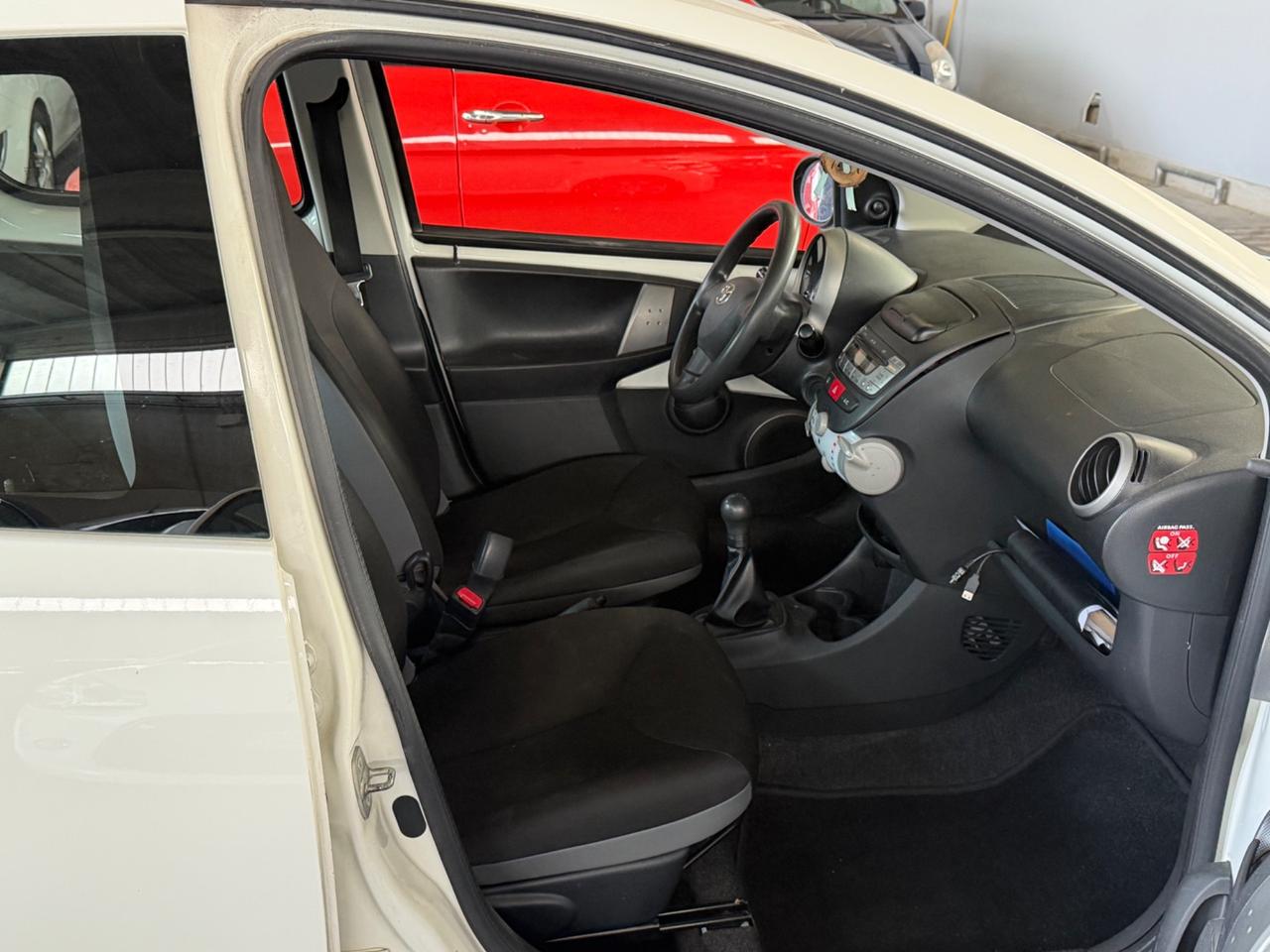 Toyota Aygo 1.0 12V VVT-i 5 porte Lounge Connect