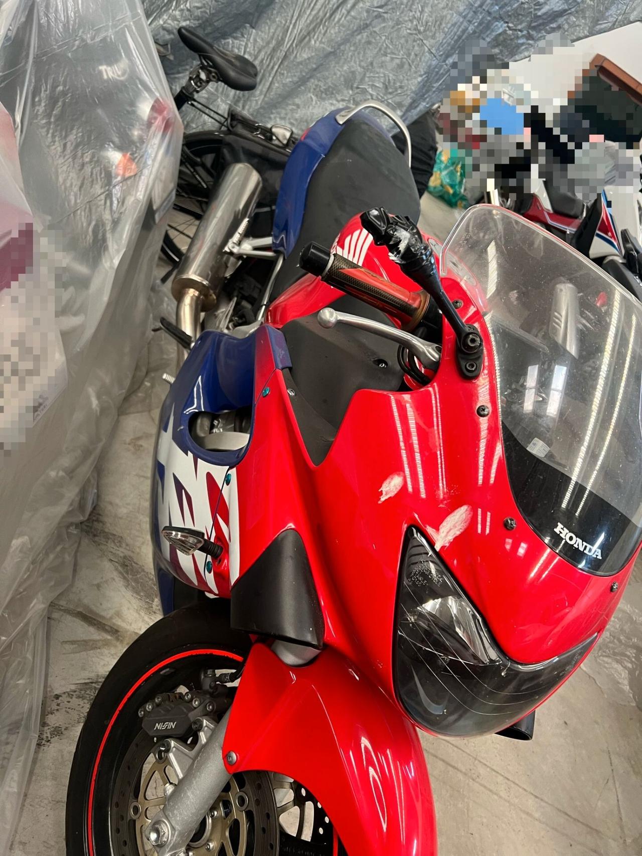 HONDA CBR 600 F proveniente da collezione 1998