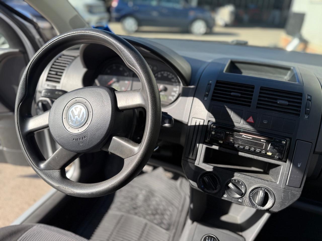 Volkswagen Polo 1.2 5p. Trendline KM CERTIF