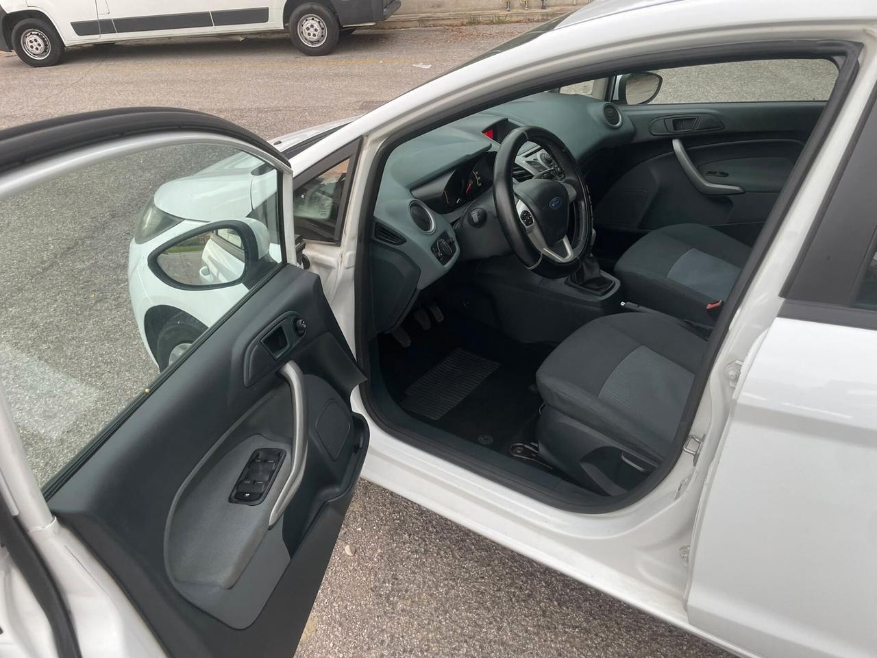 Ford Fiesta 1.4 TDCi 5p. Titanium