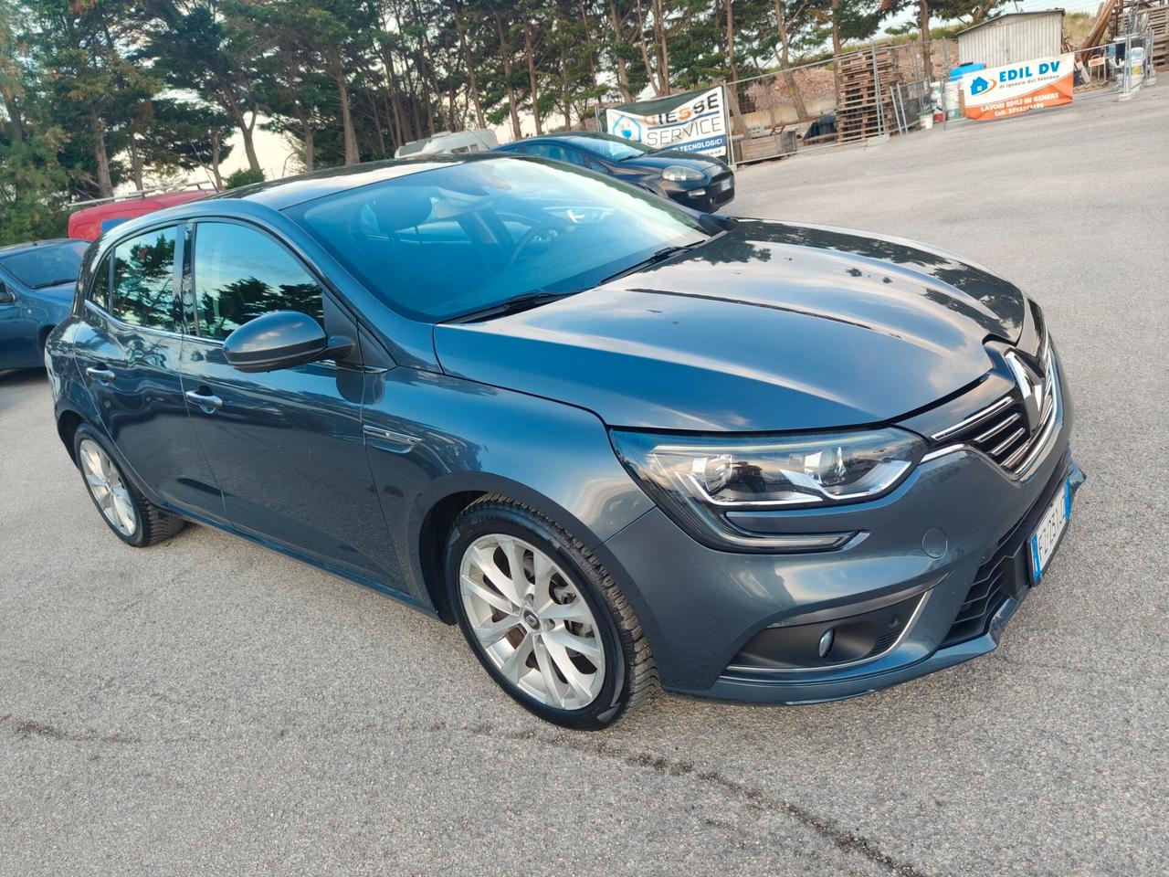 Renault Megane 1.5 Blue dCi 115cv EDC Intens