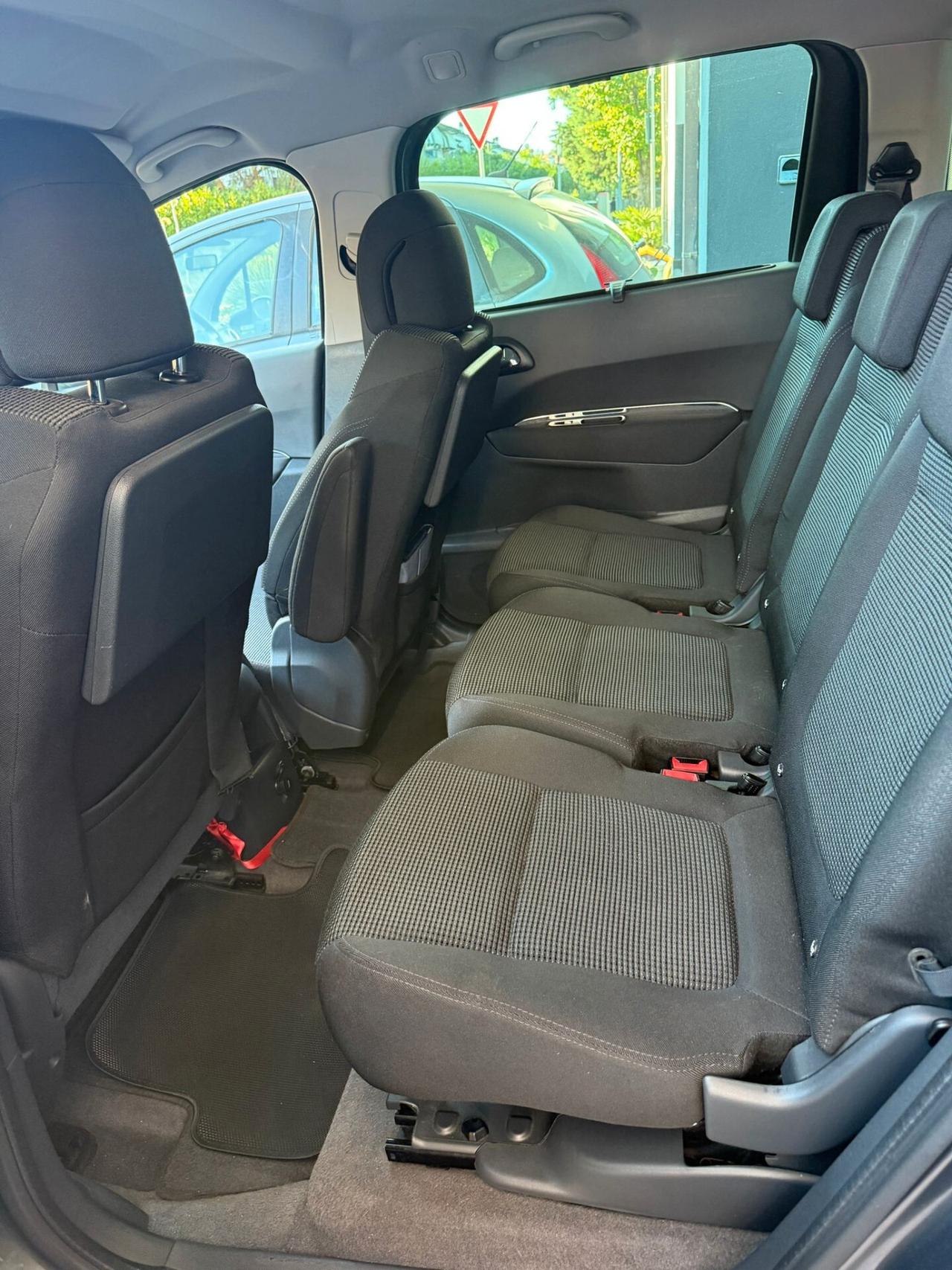 Peugeot 5008 2.0 HDi 150CV Business