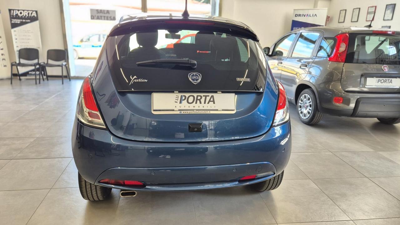 Lancia Ypsilon 1.0 FireFly 5 porte S&S Hybrid Ecochic Gold