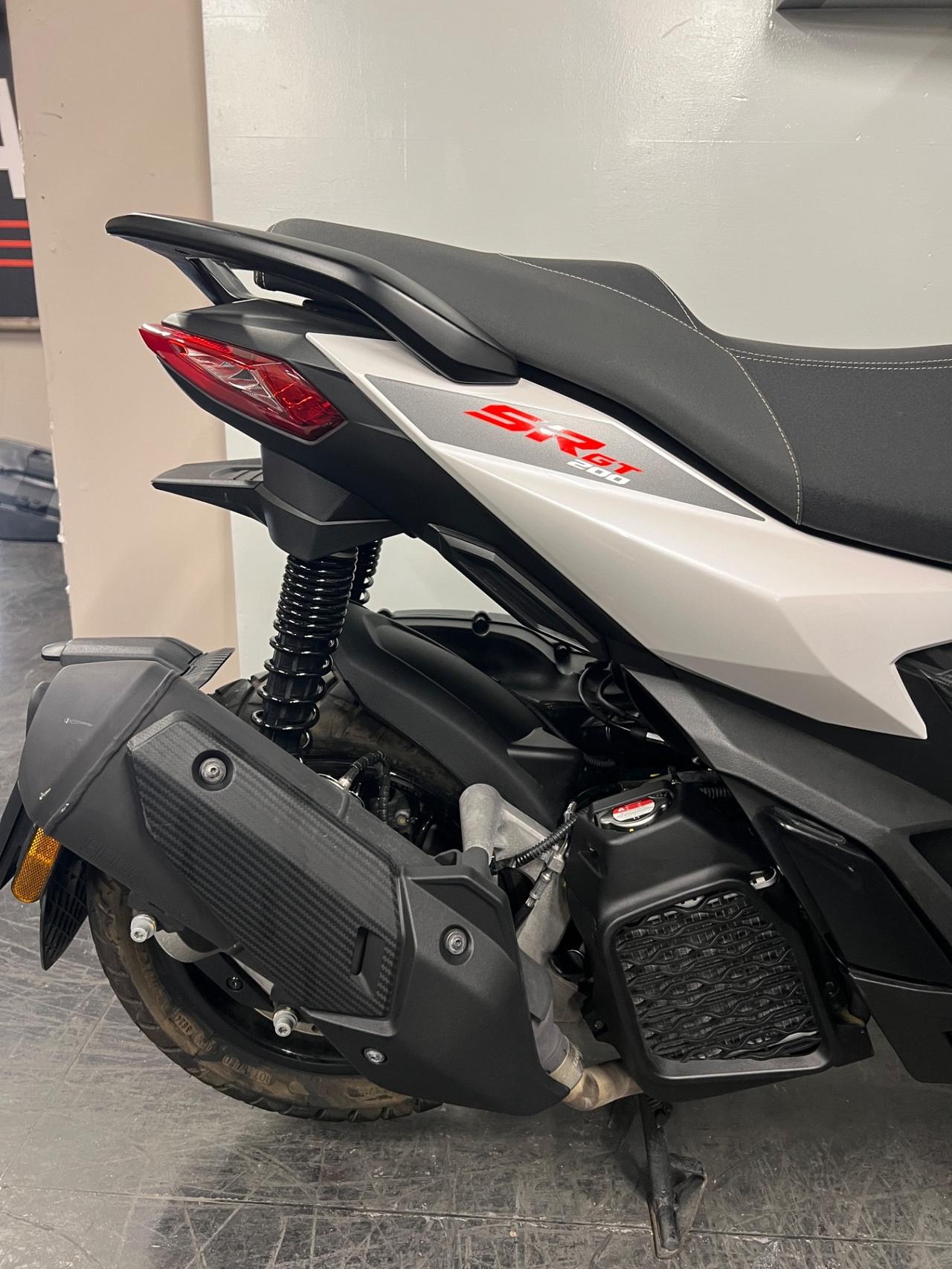Aprilia SR GT 200