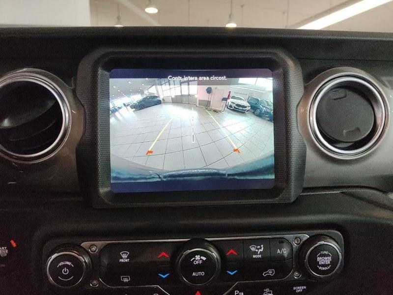 Jeep Wrangler UNLIMITED 2.0 TURBO SAHARA AUTO