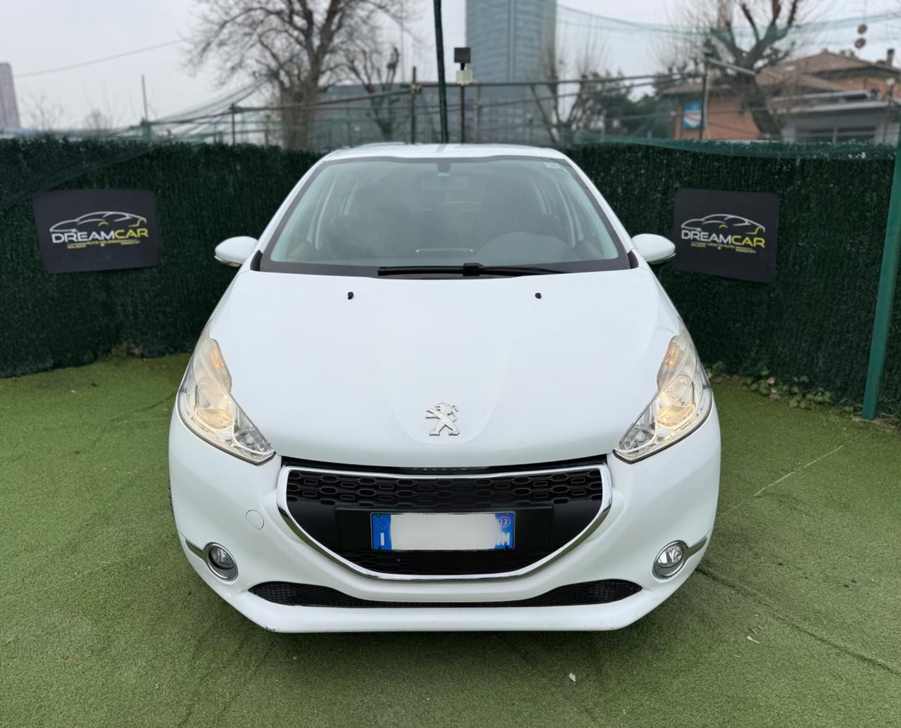 Peugeot 208 2013 1.2 BENZINA NEOPATENTATI 5 PORTE
