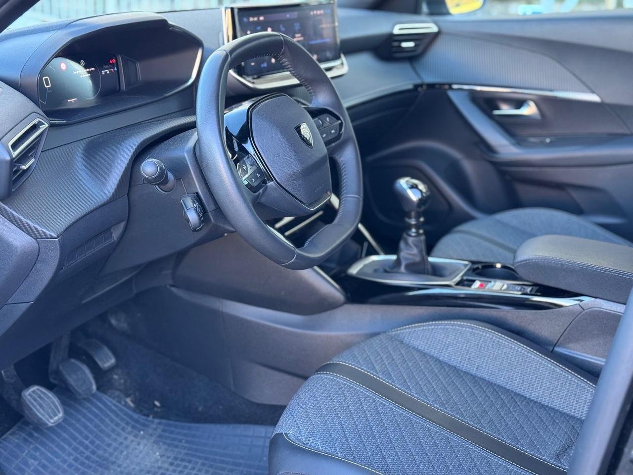 Peugeot 2008 Allure 1.2 PureTech 100 #9335