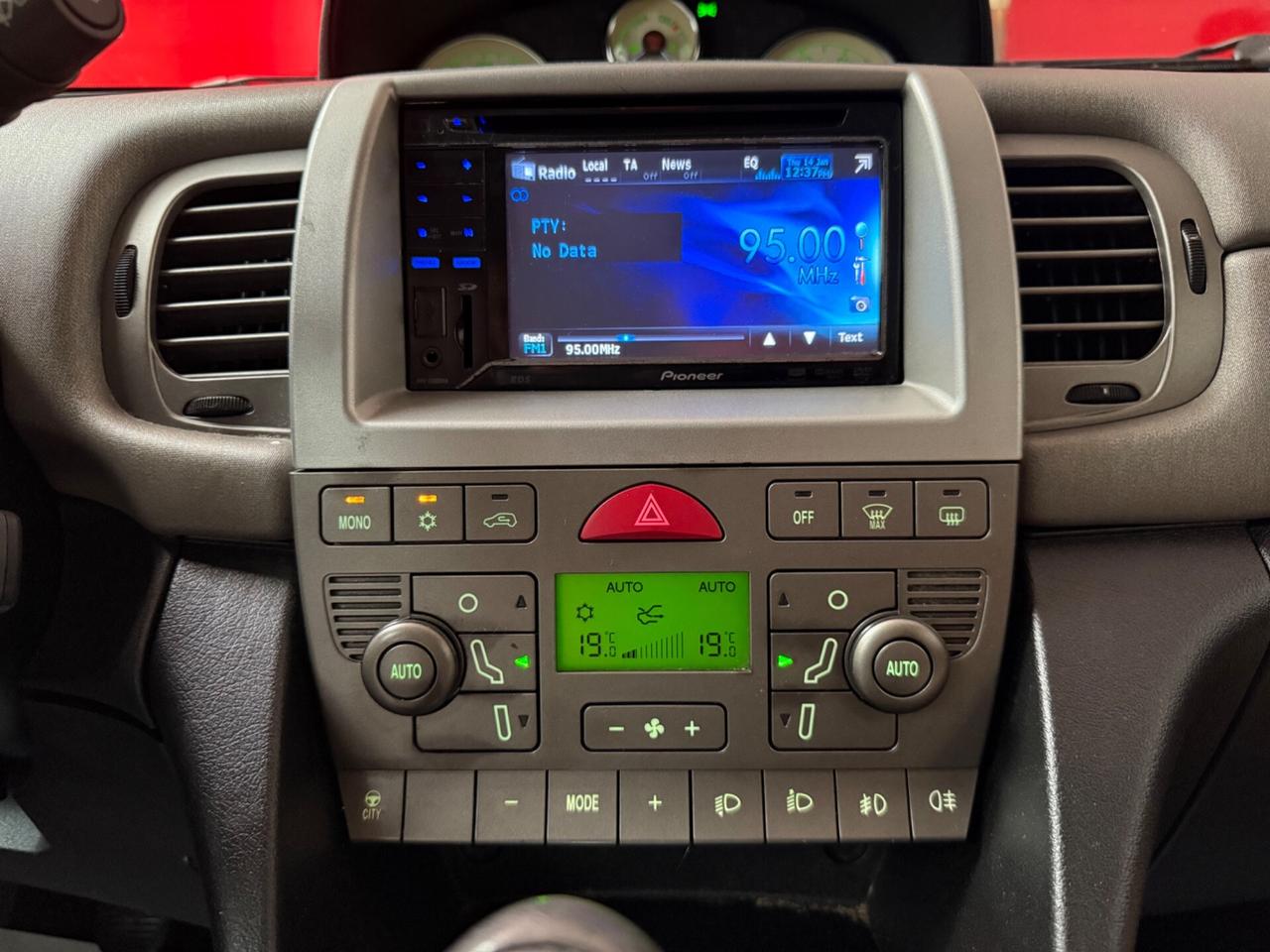 LANCIA Y YPSILON 1.2 16V NEOPATENTATI TETTO APRIBILE