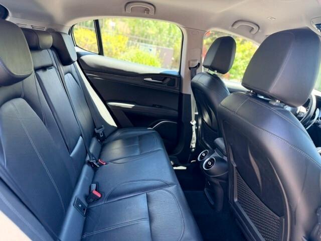 Alfa Romeo Stelvio 2.2 Turbodiesel 190 CV AT8 RWD Executive