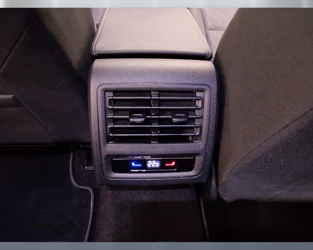 VOLKSWAGEN Golf VIII 2024 - Golf 2.0 tdi Life 115cv