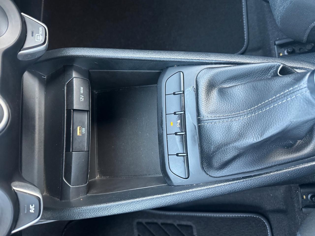 KIA Stonic 1.2cc DPI 84cv Urban