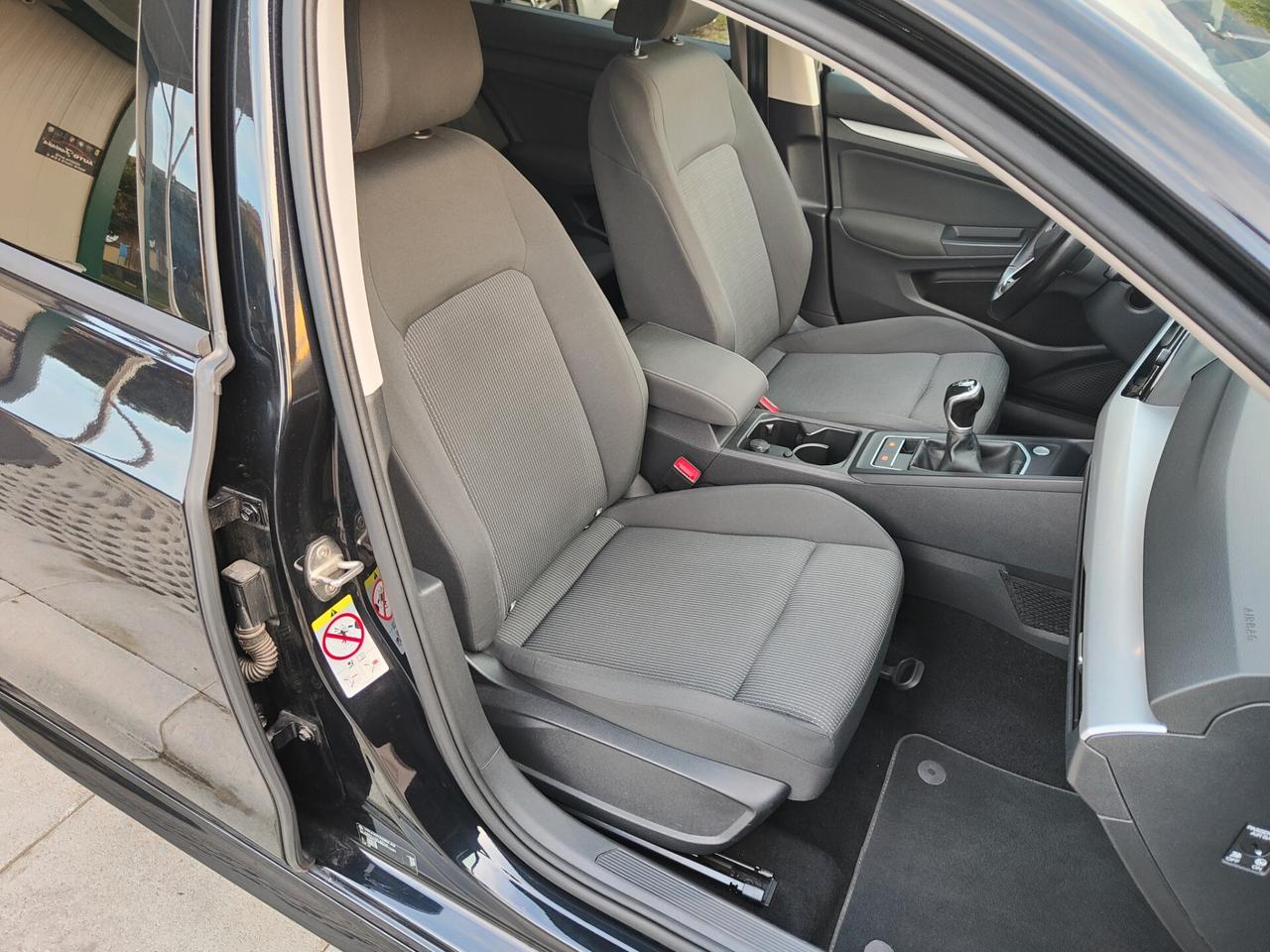 Volkswagen Golf 1.0 Sport Edition Leggere