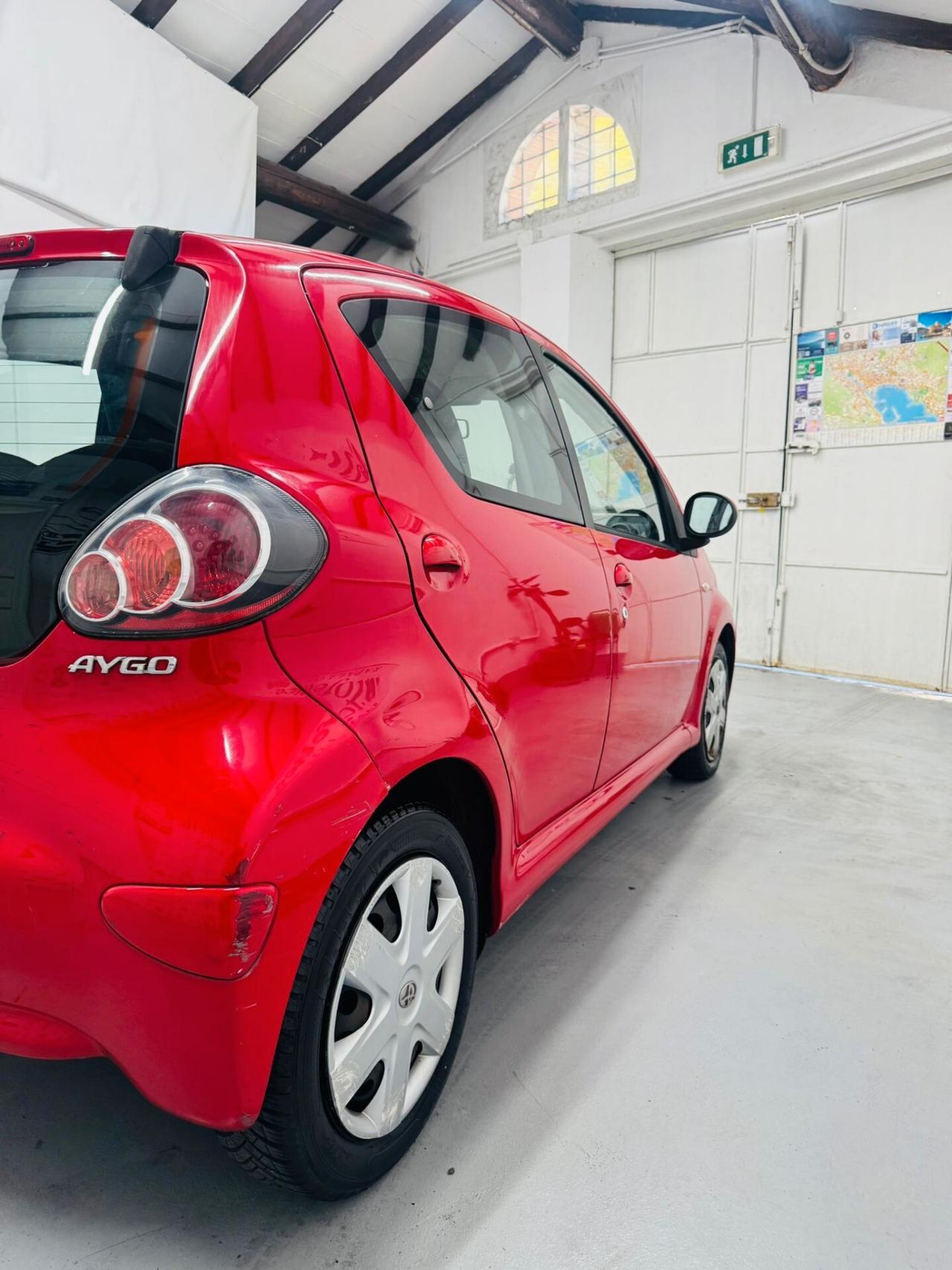 Toyota Aygo 1.0 12V VVT-i 5 porte Sol Red Edition