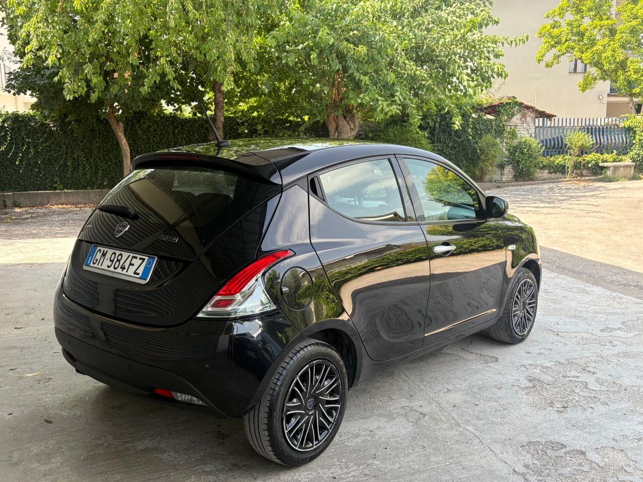 Lancia Ypsilon 1.0 FireFly 5 porte S&S Hybrid Ecochic UnYca