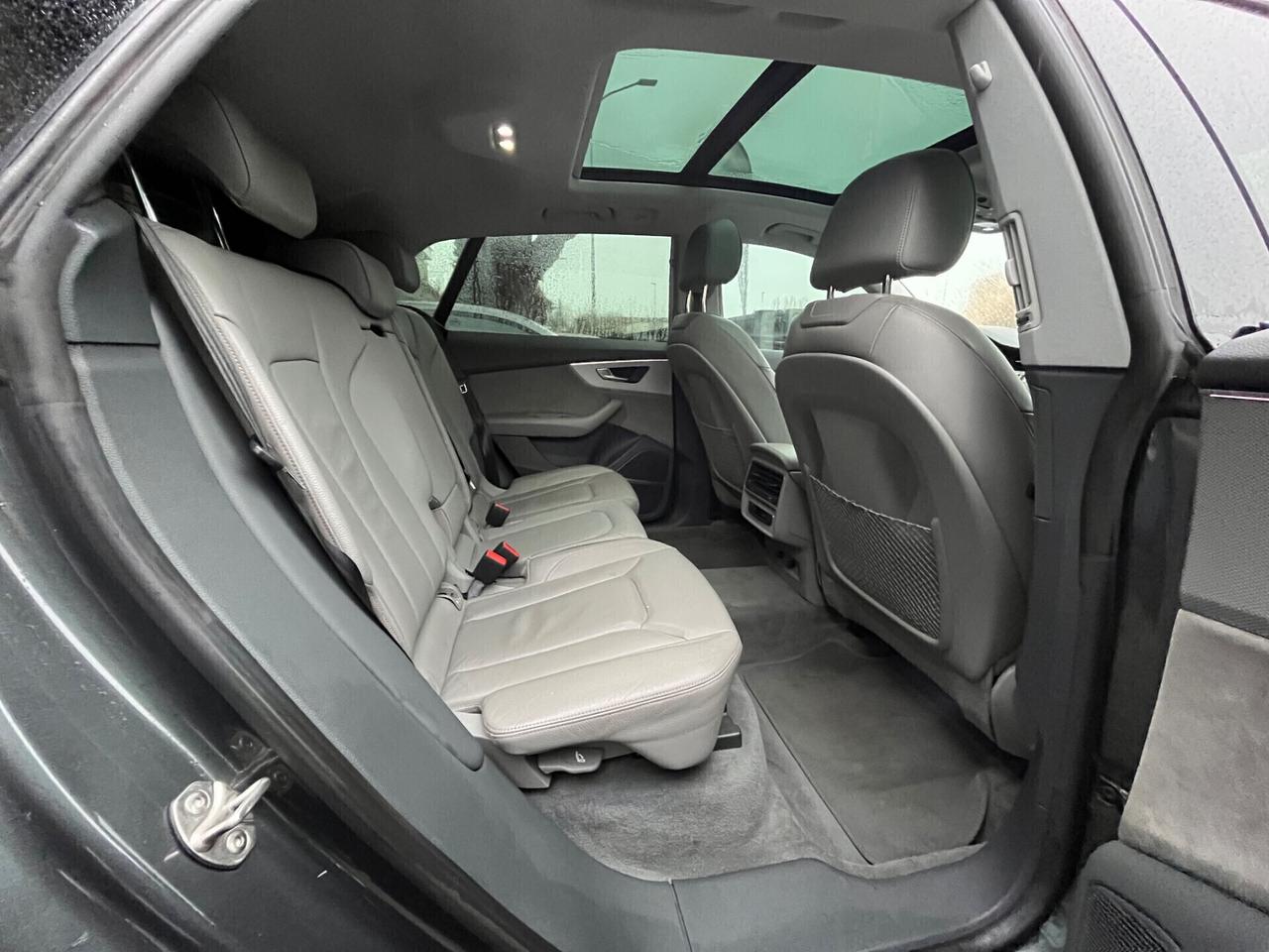 Audi Q8 55 TFSI quattro tiptronic