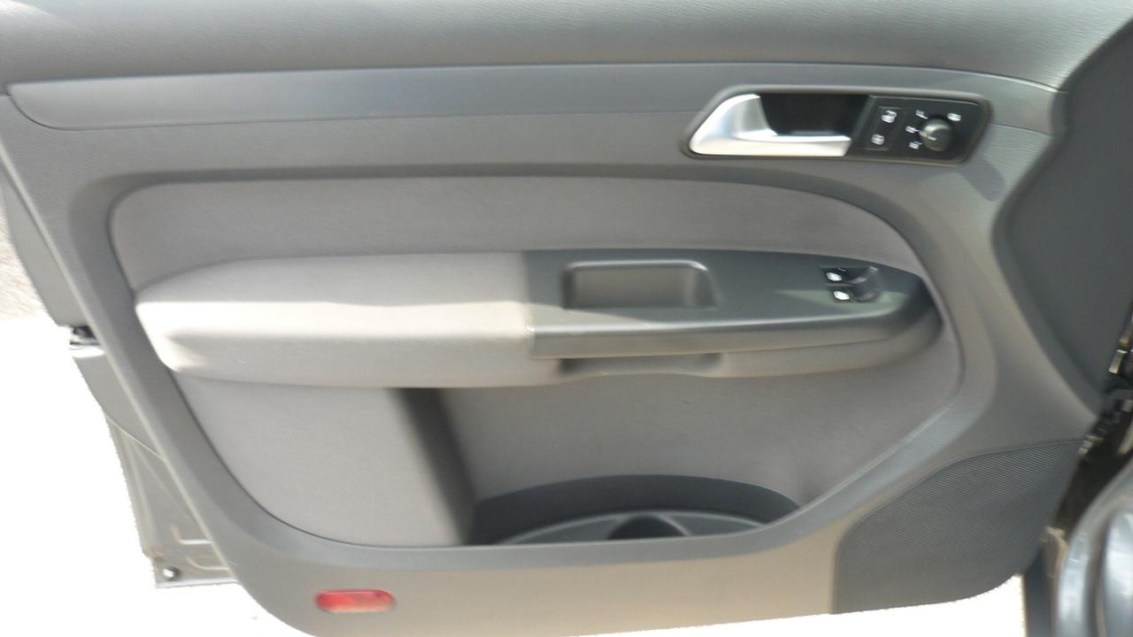 Volkswagen Caddy 20TDI 140CV DSG 4p. Maxi x trasporto disabile pianale ribassato con pedana