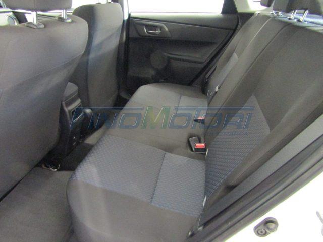 TOYOTA Auris 1.3i 100 CV 5 porte