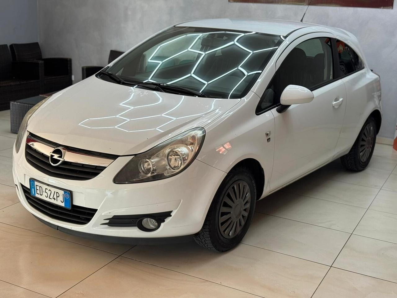 Opel Corsa 1.2 3 porte Club
