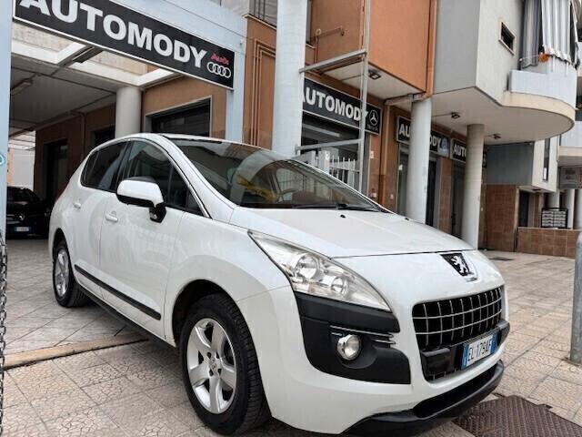 Peugeot 3008 1.6 e-HDi 112CV C. Autom.-Navi-Tel-Pdc-Cruise C.-Grip Control
