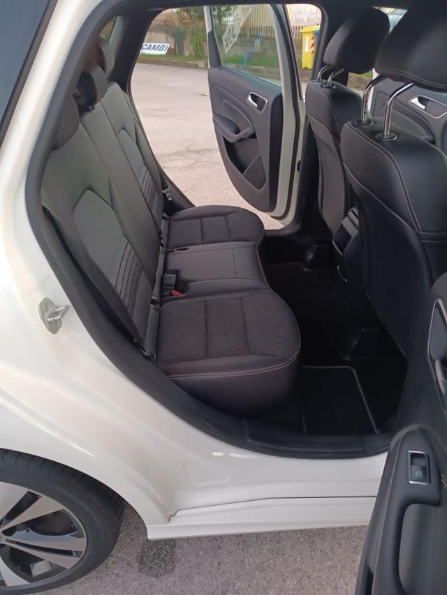 MERCEDES-BENZ B 180 d Automatic Sport