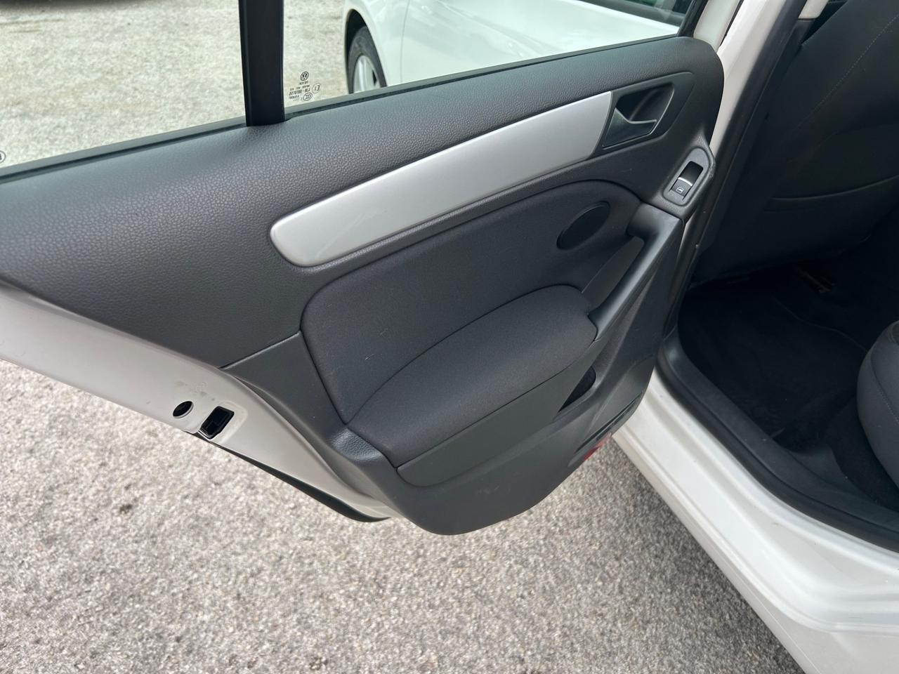 Volkswagen Golf 1.6 TDI DPF 5p. Highline