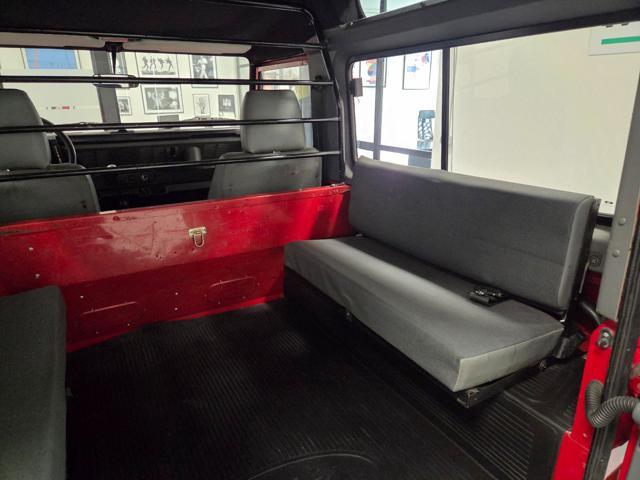 LAND ROVER Defender 90 TDI 300 ARIA CONDIZIONATA 7 POSTI