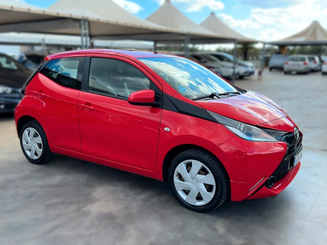 Toyota Aygo 1.0 VVT-i 69 CV 5 porte x-cool TSS